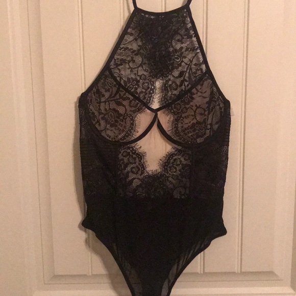 Lush lacy bodysuit - Picture 2 of 6